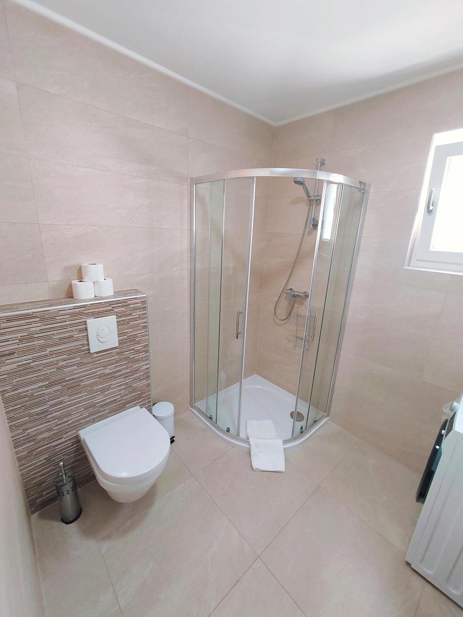 L&L Apartmani 1 بول المظهر الخارجي الصورة