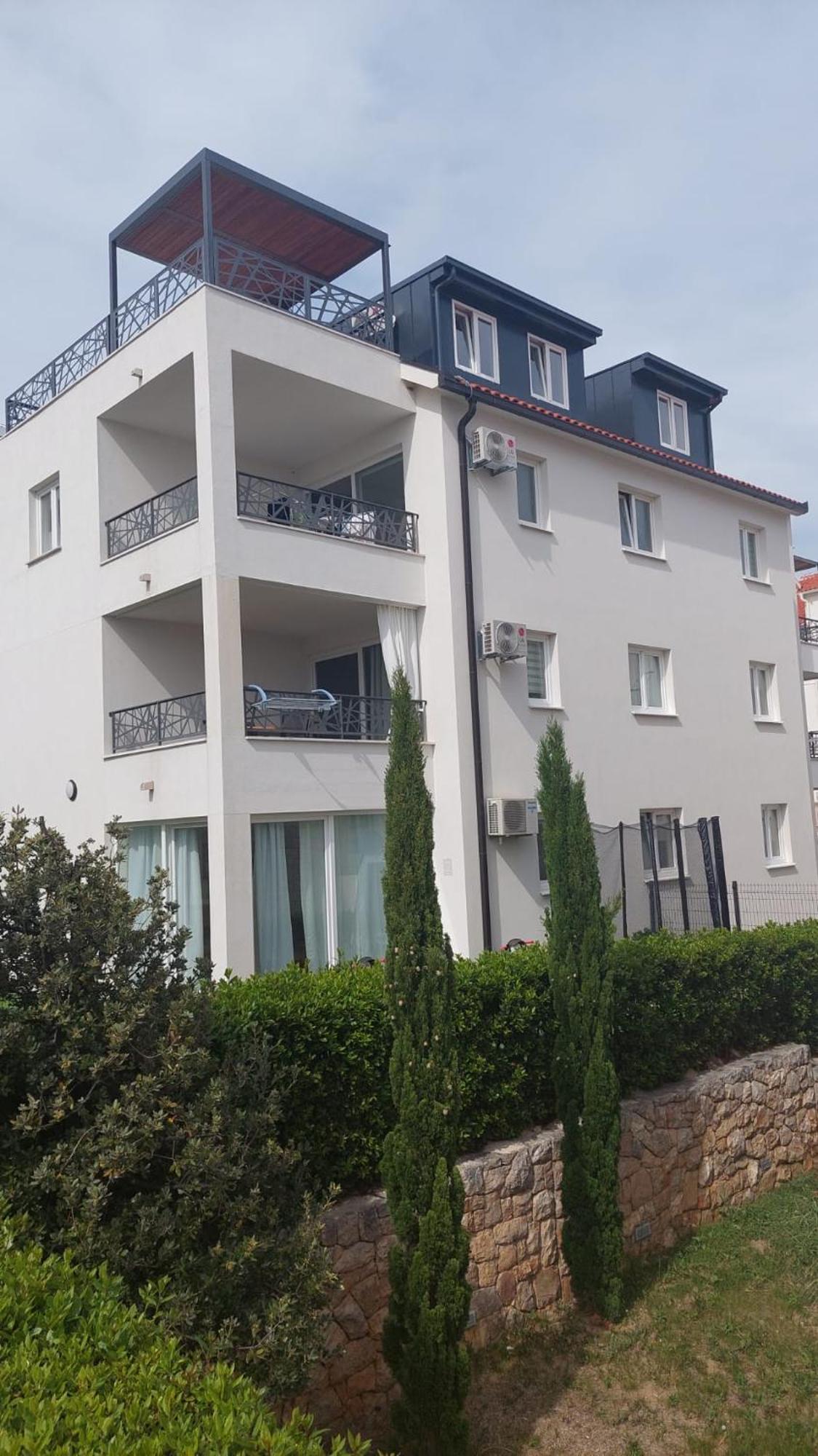 L&L Apartmani 1 بول المظهر الخارجي الصورة