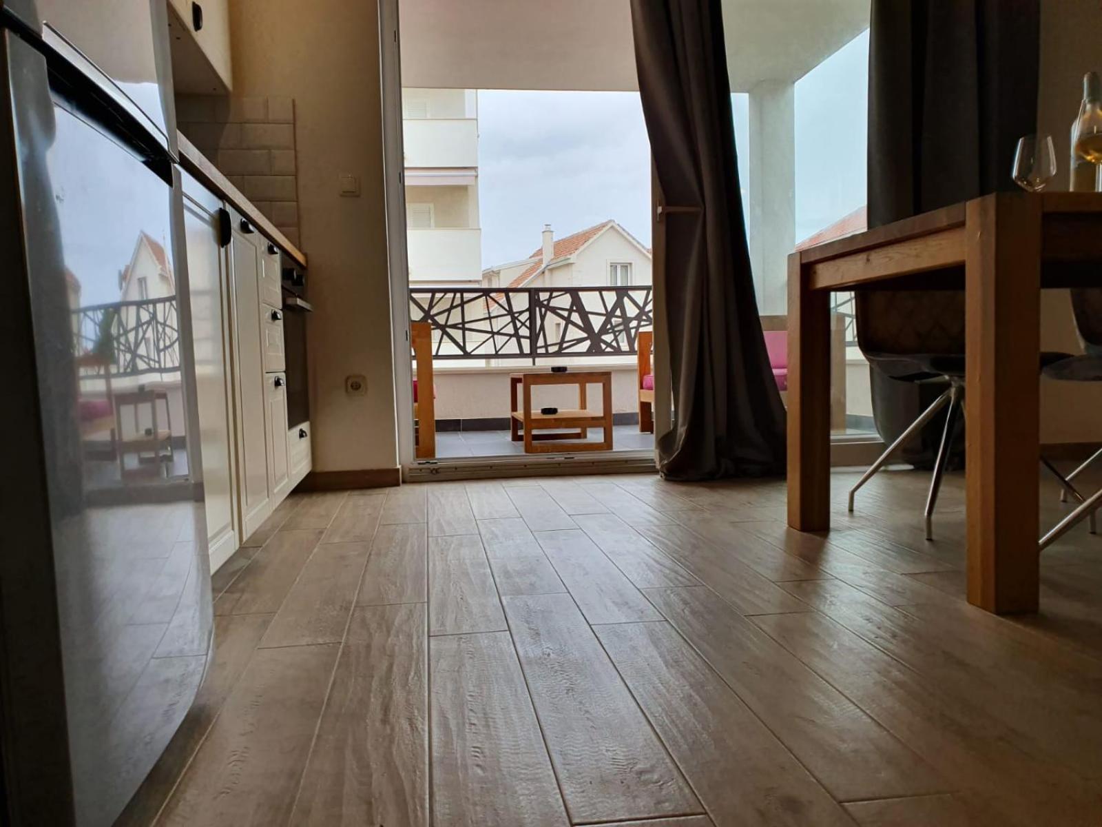 L&L Apartmani 1 بول المظهر الخارجي الصورة